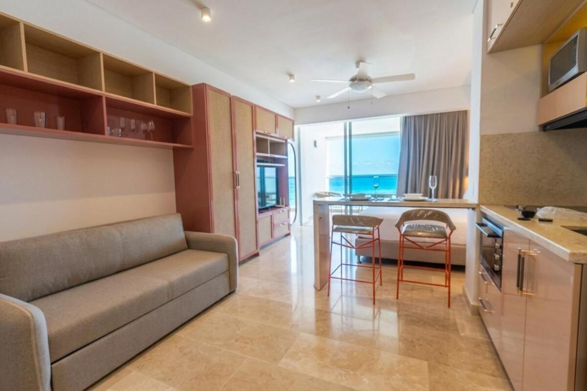 Apartamento Con Vista Al Mar Piscinas Jacuzzi Y Baño Turco En 13 09 *