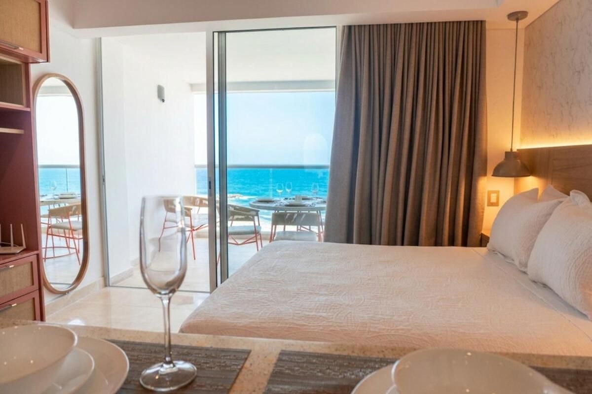 Con Vista Al Mar Piscinas Jacuzzi Y Baño Turco En 13 09 *